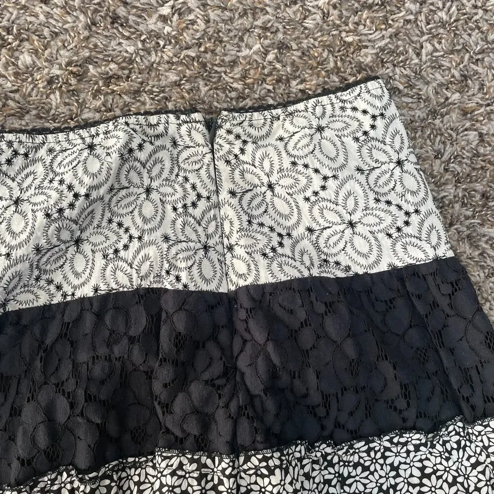 Tiered Broomstick Skirt Size Medium Black White Floral Embroidered Lace Fairy
